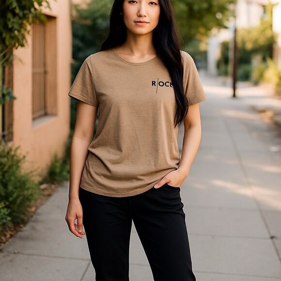 On Cloud Women's R.O.C. Run On Clouds T-Shirt in Camel size medium - Picture 1 of 11